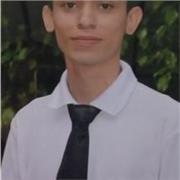 Profesor de dibujo imparte clases a niños y niñas de todas las edades